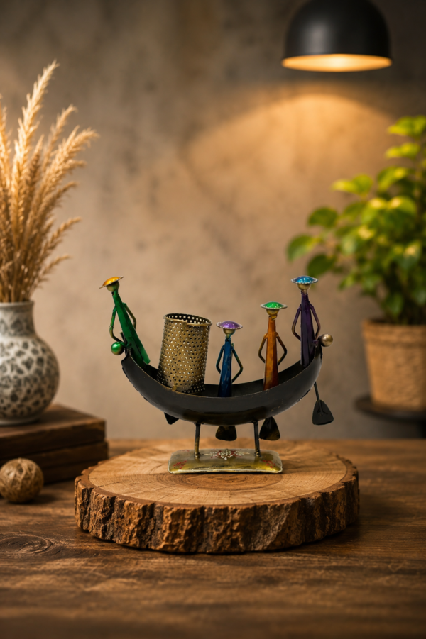 Metal Boat Pen Stand